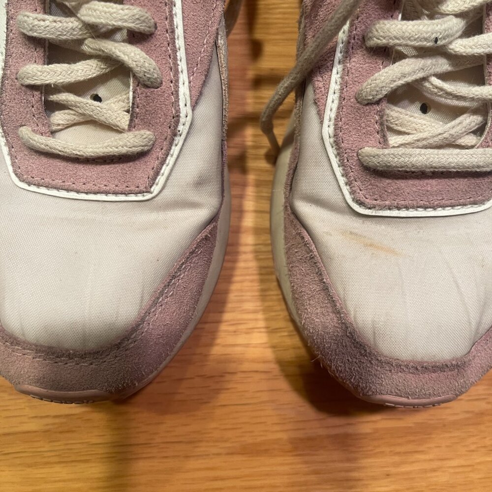 Reebok Women’s Classic Leather Legacy AZ Sneaker - Picture 5 of 6